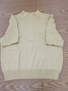 St. John Creamy Gold Metallic/Sparkle Short Sleeve Knit Top